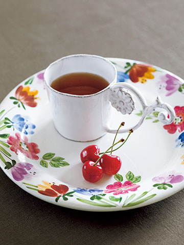 どんな器とも合わせやすい万能さが魅力。パリの白い陶器「アスティエ