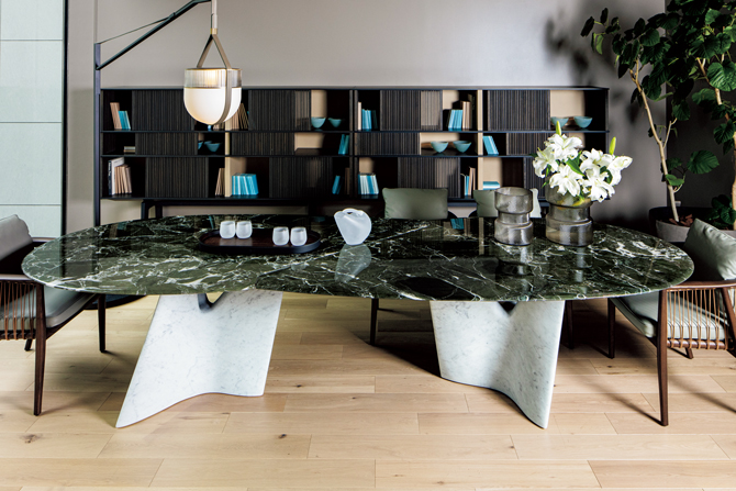 世界に8点だけ！ 貴重な大理石のテーブルは、まさに自然の芸術品