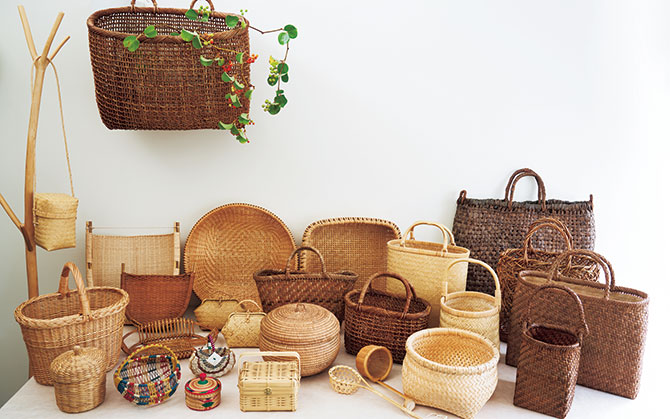 籠（かご）」を使ったコーナーインテリア5つの実例。ギャラリー主宰