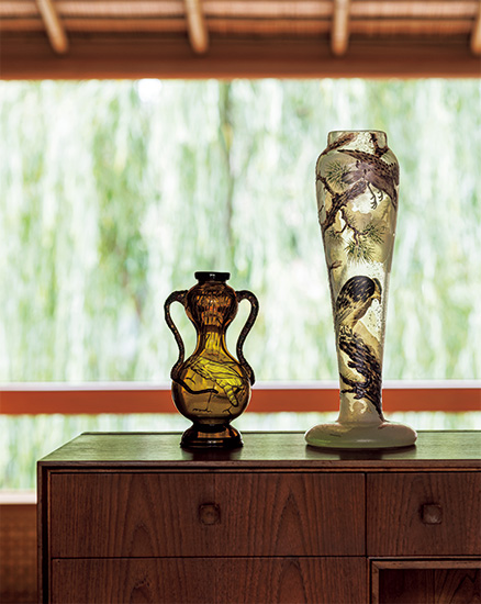 自然への温かなまなざし、暮らしに溶け込むガレの花器