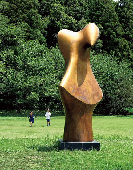 川村記念美術館　真鍮オブジェ「森の美術館」 全身でアートと自然を感じる、癒やしの絶景美術館「DIC川村記念