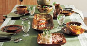 イギリスの自然と暮らしが生み出す器、スリップウェアの魅力