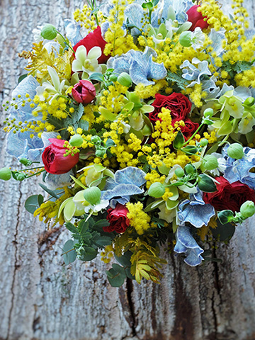 早春〜白薔薇とミモザの花籠〜 早春〜白薔薇とミモザの花籠〜