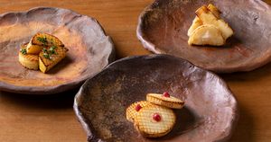 鍋いっぱいに炊いたたけのこのアレンジ料理。味がついているので、手早く作れます