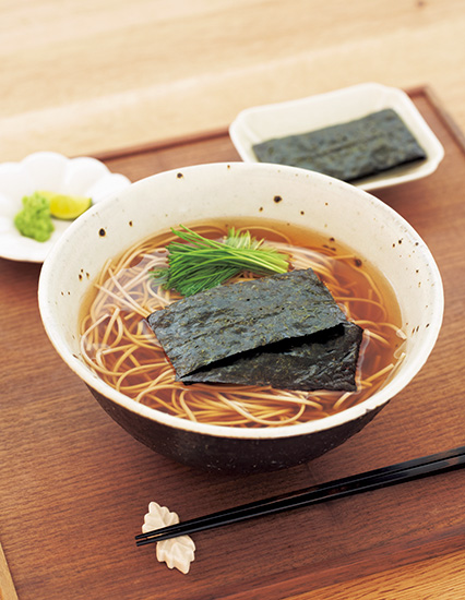 料理研究家・藤井 恵さんが選ぶ海苔「旭の海」。柔らかな口溶けを