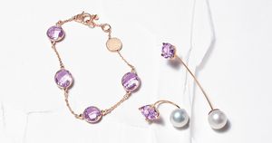 瑞々しいアメシストが優しい煌めきを放つ「アレッサンドラ・ドナ」のジュエリー