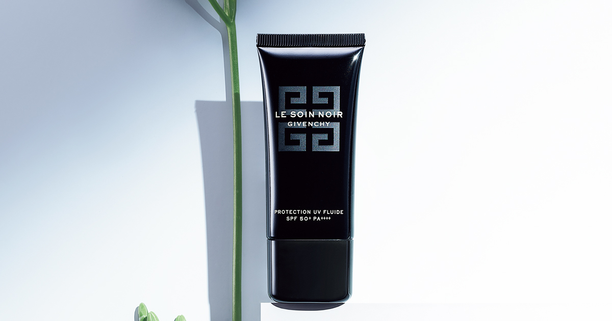 ジバンシイの最高峰スキンケア「ソワン ノワール」に初のUVアイテムが