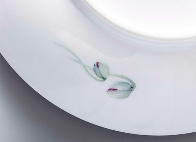 作品（3）大皿「芥子」裏面 ※その他の大皿には裏面の絵はありません。