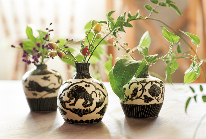 陶器　動物の絵皿　作家物　銘有り 陶器 動物の絵皿 作家物 銘有り