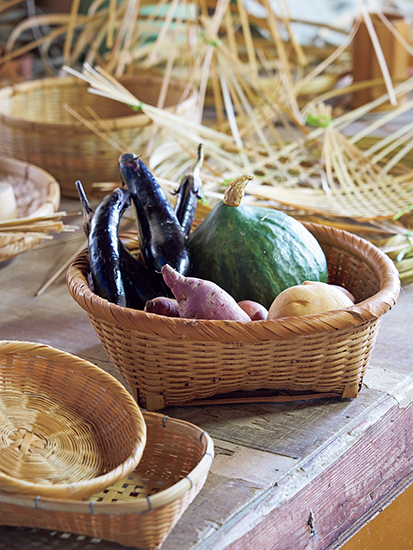 自由でユニークな作品が多数。温もりあふれる手仕事の工芸品に出会う