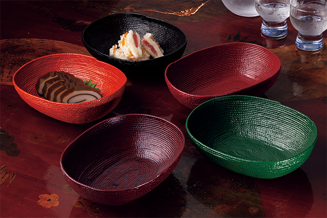 漆器素材の新たな可能性に挑戦！ 綿紐を塗り固めた、軽くて丈夫な小鉢