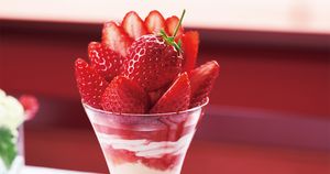 銀座にいながらいちご狩り気分！ 和歌山県産「まりひめ」を堪能する資生堂パーラーのパフェ