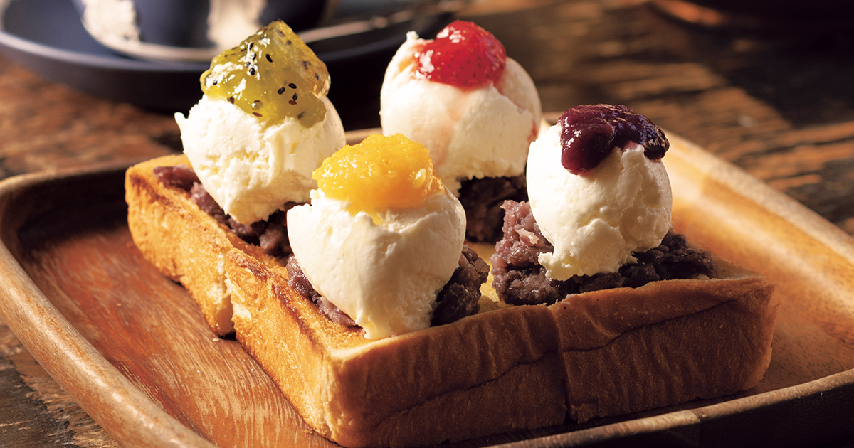 お料理上手のかたへの贈り物！ 野菜かごを持つおばあさんのフィギュア