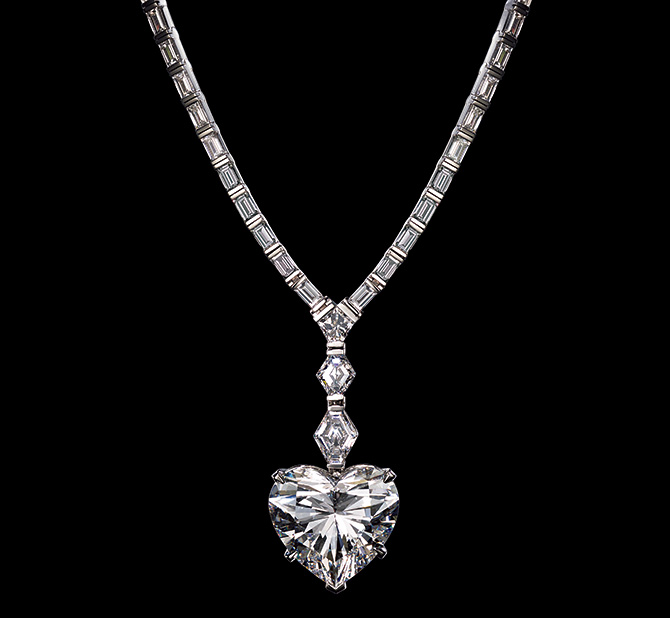 ティファニー　ネックレス　定価￥352,000　ダイヤ　ハートシェイプ シンプルでいて大胆不敵。「ティファニー」完美なるハートシェイプ