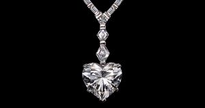 シンプルでいて大胆不敵。「ティファニー」完美なるハートシェイプダイヤモンドのネックレス