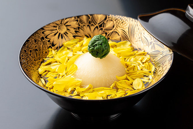 重陽の節句に、風情を食す「菊花椀」はいかがですか | 家庭画報.com