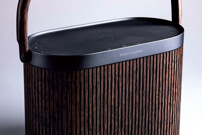 バング＆オルフセン」の音もデザインも贅沢なポータブルスピーカー