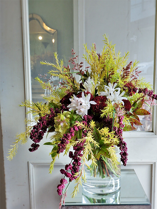 秋バラのシーズンに最高の相棒！愛らしい実「シンフォリカルポス」の