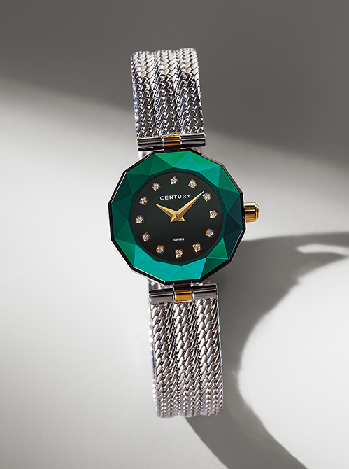 腕にまとう宝石”、センチュリーの時計で装いに煌めきを | 家庭画報.com