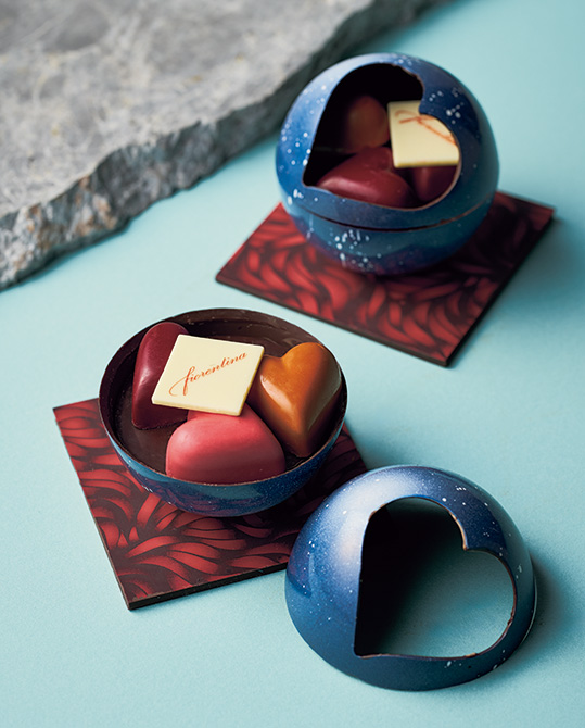 色鮮やかな小宇宙！「グランド ハイアット 東京」の幻想的なショコラ