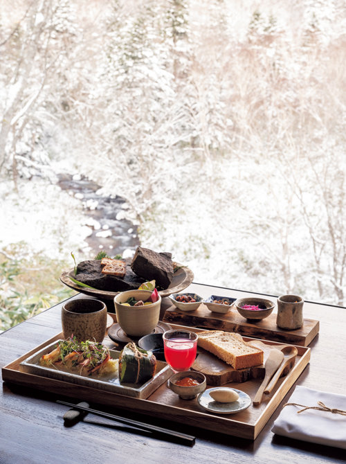 ニセコ「SHIGUCHI」で叶う、静謐な時間と空間を味わうギャラリーステイ