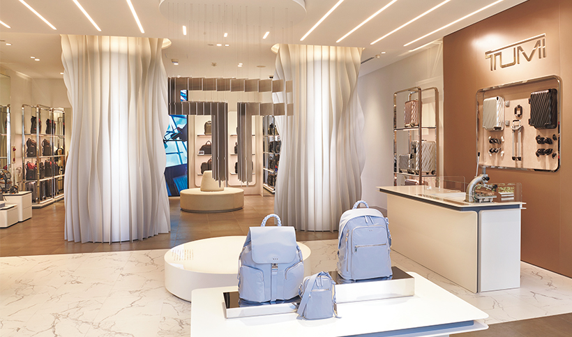 お洒落なキャリーバッグに出合える旗艦店「トゥミ表参道」 | 家庭画報