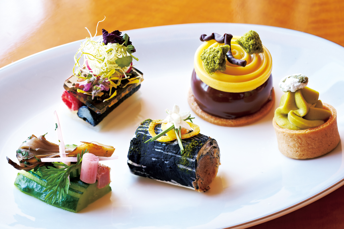 日本の美しき盆栽を表現「ザ・リッツ・カールトン東京」のアフタヌーン