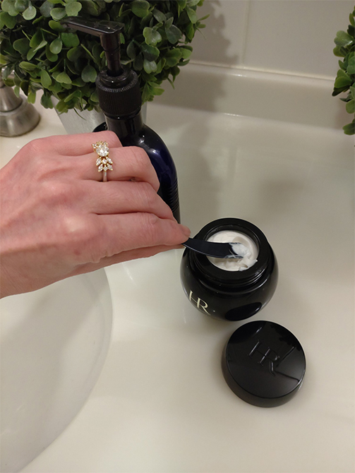 ヘレナ ルビンスタイン」一番人気の黒クリームと、先進の美容機関発想