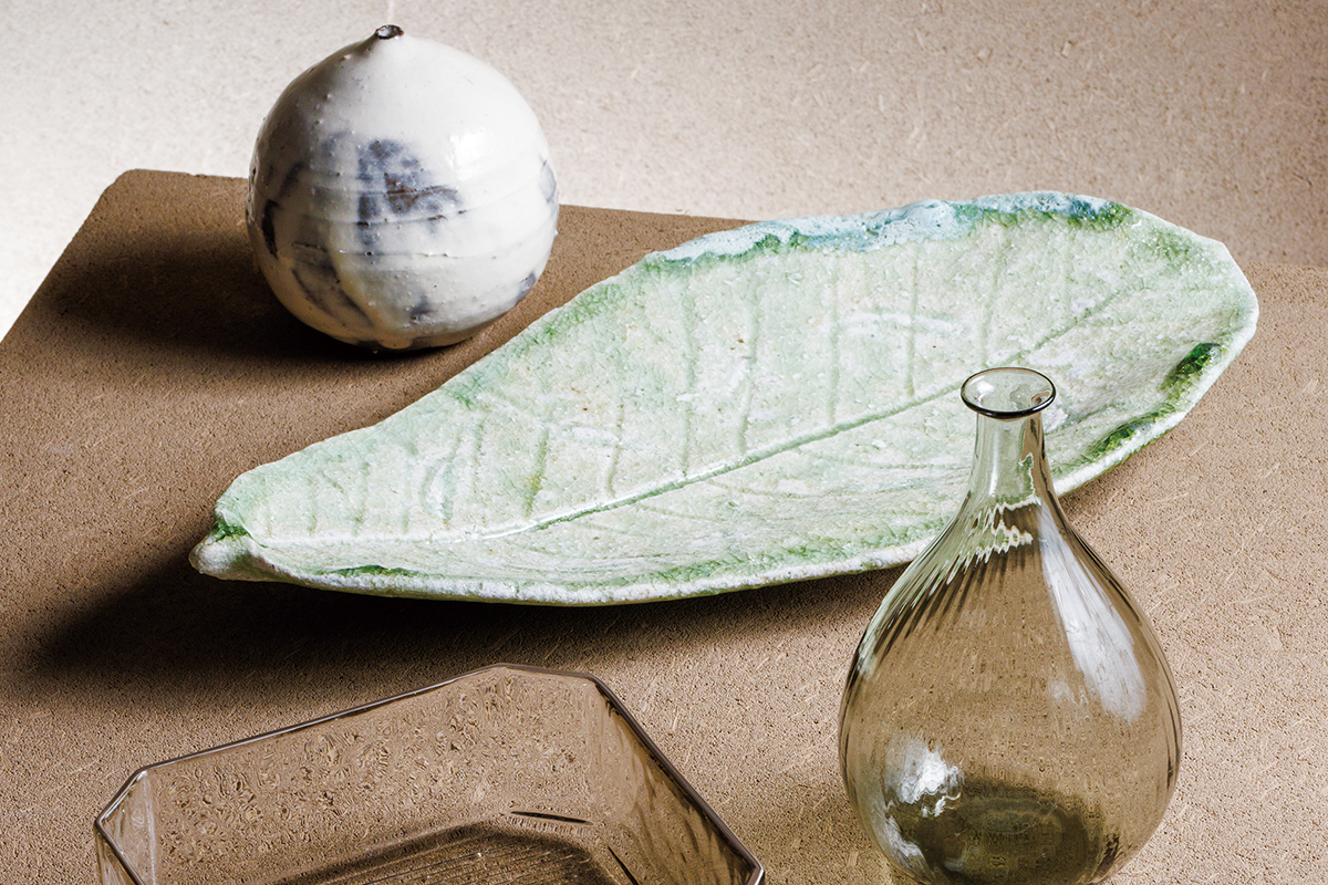 辻村唯さん 自然釉葉皿 ② 辻村唯さん 自然釉葉皿 ①