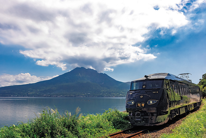 鹿児島グルメと桜島の雄大な景観が楽しめる、ラグジュアリー列車