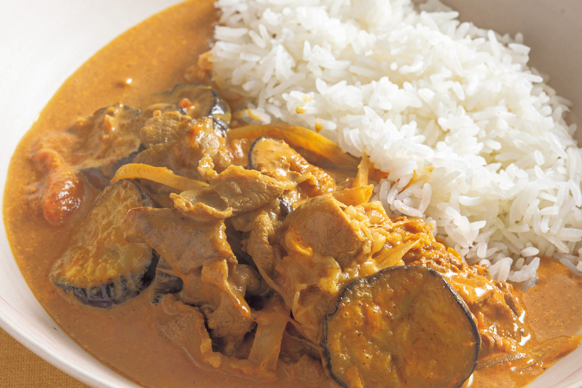 週に1度はカレーの日！三國清三シェフの「ミクニまかないココナッツ