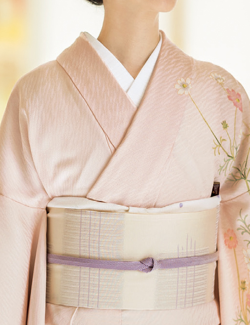 扇子を差す正しい位置とは。帯と帯揚げの間？きものと帯揚げの間
