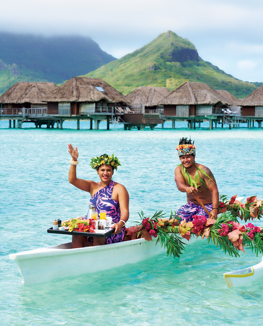 青い海と空、深い文化と伝統に出会える島。南太平洋の真珠と呼ばれる癒