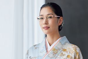 洗練と華やぎのアイウェア　四季を彩る［オグラ眼鏡店］の新作コレクション