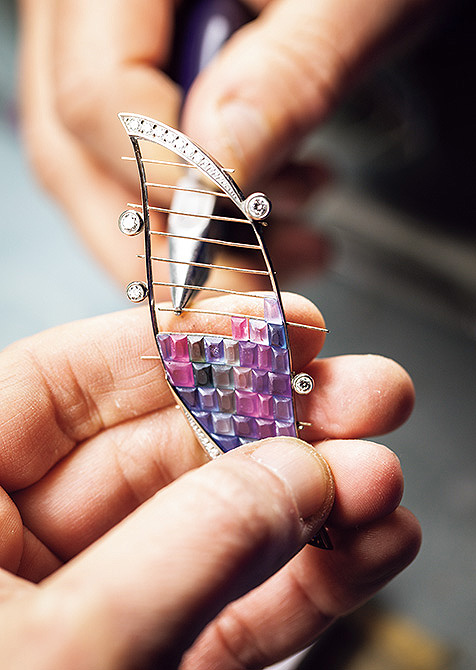 ヴァン クリーフ&アーペル］のハイジュエリー『宝島』ができるまで