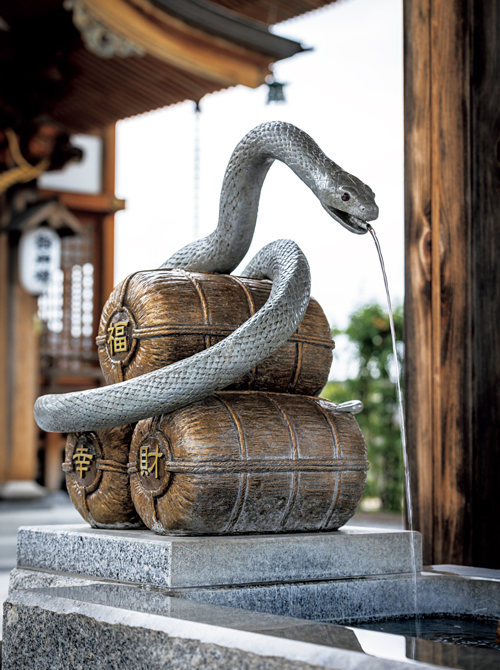 巳年は全国の“蛇神様”詣りで金運アップ！ 蛇信仰と“巳”ゆかりの神社