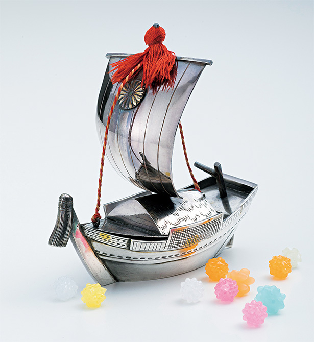 時代を経て愛されるボンボニエール──デザインに込められた慶びの心