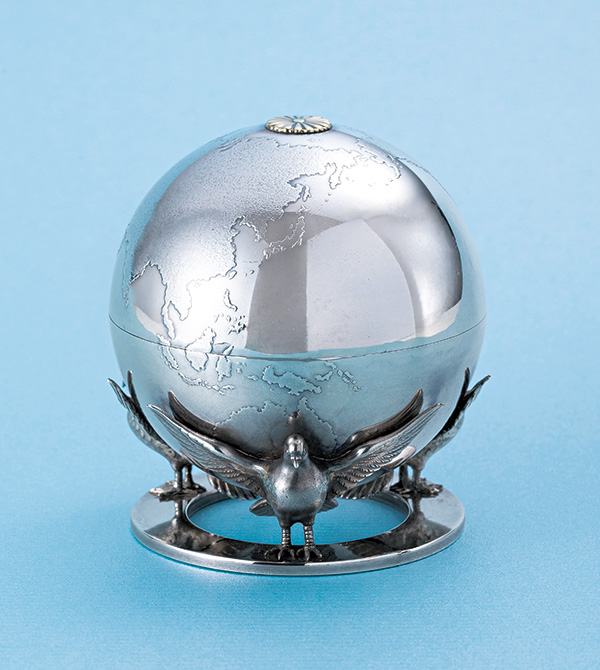 時代を経て愛されるボンボニエール──デザインに込められた慶びの心