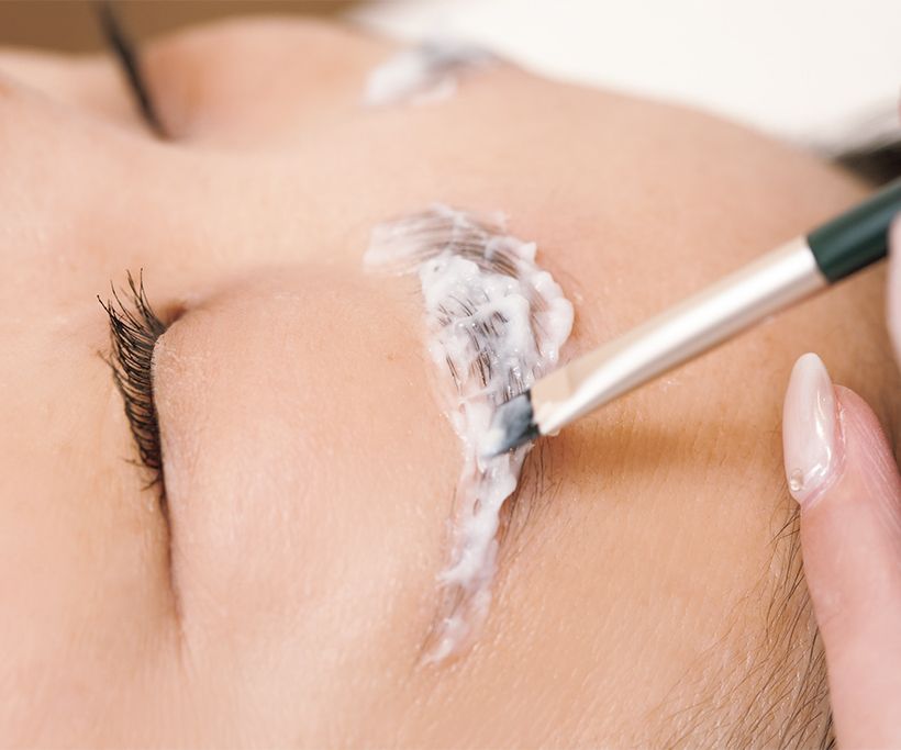 2.特殊なワックスで定着させる。ダメージが少ない液剤で安全です。