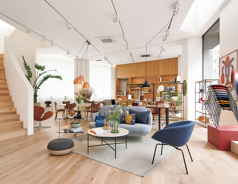 香川漆芸×フリッツ・ハンセン］世にも美しい“漆モダン”な椅子 | 家庭画