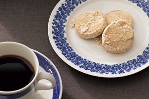 “和三盆きな粉”に埋もれたバター香るサブレ【My Delicious 喜ばれる手土産】