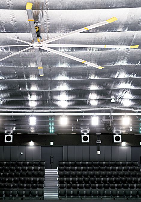 メインリンクの観客席。