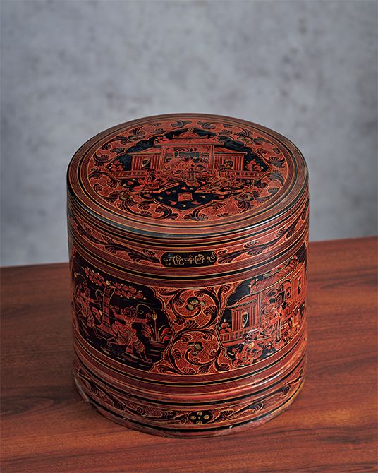 【A】蓋表:宮殿の様子 蓋側面:宮殿の様 子、踊る人 本体側面:踊る人