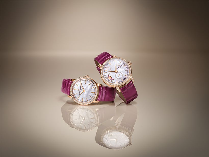 <右>トラディショナル・ムーンフェイズ（PG×ダイヤモンド約1.28ct×マザーオブパール、直径36mm×厚さ8.90mm、アリゲーターストラップ、機械式手巻き、高精度ムーンフェイズ・270本限定） <左>トラディショナル・マニュアルワインディング（PG×ダイヤモンド約0.87ct×マザーオブパール、直径33mm×厚さ7.70mm、アリゲーターストラップ、機械式手巻き・270本限定）／ともにヴァシュロン・コンスタンタン