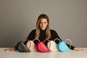 「ブルガリ」レザーグッズ＆アクセサリー クリエイティブ ディレクターに聞く、新作バッグに込めた想いとは？