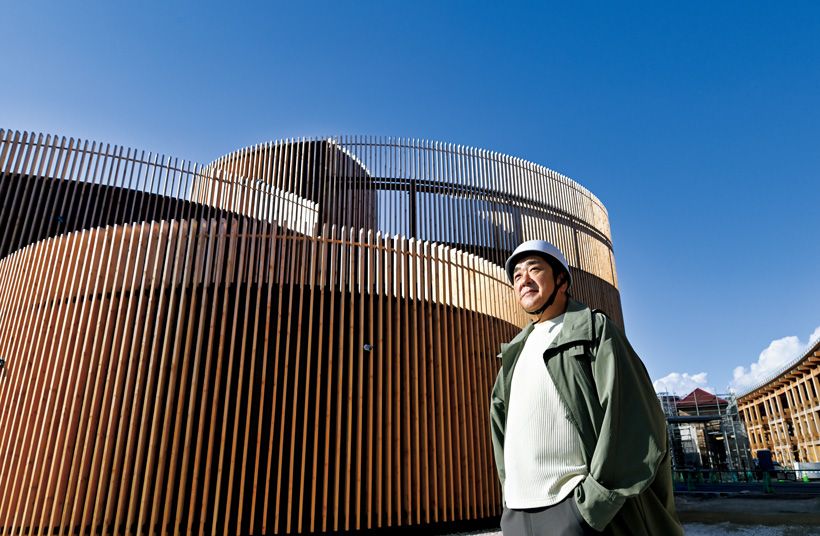 アイルランドパビリオンの前にて。