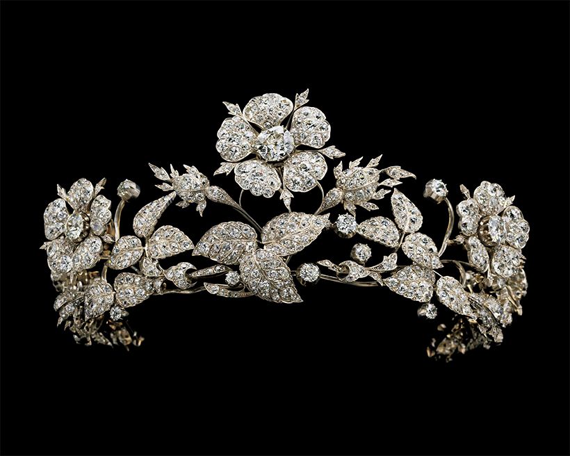 ダイヤモンドのティアラ