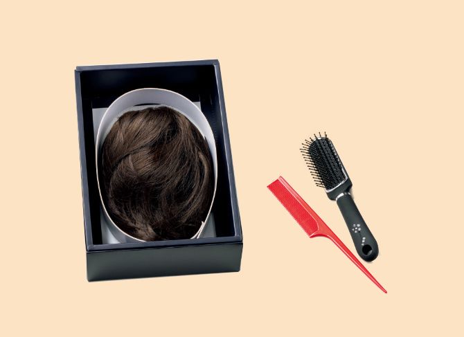 『きものSalonオリジナルウィッグ』は、「自然な黒」「自然な茶」「明るい茶」の3色展開。ブラシとコーム付き。