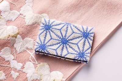 カードケース 麻の葉（約横11×縦8×厚さ1㎝）9020円／ニナ バッグズ