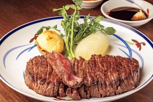 家庭画報ゆかりの方が推薦する、世界に誇れる食都・大阪の新名所「ステーキハウス もり川」